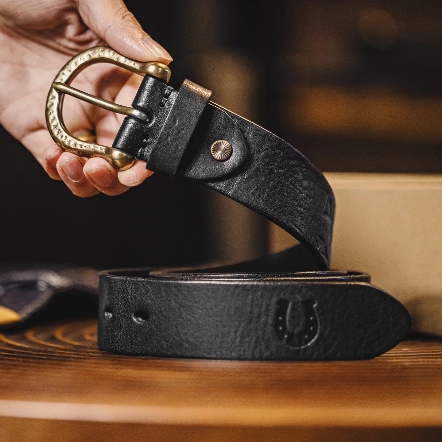 Maden Men's Vintage Genuine Leather Belt Hammered Brass Buckle Single Prong Jeans Belt Casual Durable Waist Strap Male Belt