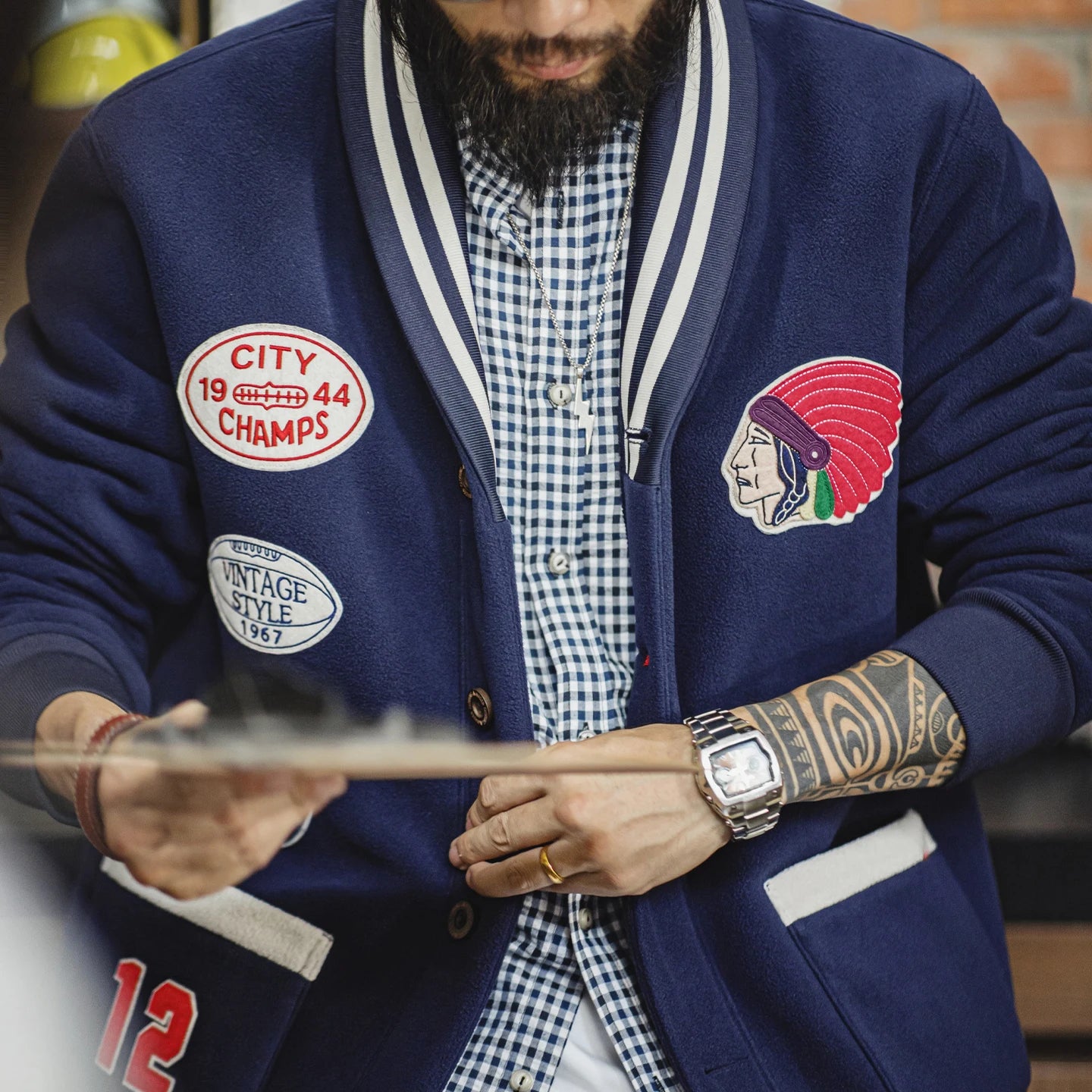 Maden Vintage Men's Fleece Baseball Jacket Color Block Shawl Collar Thermal Short Coat with Embroidered Badge for Fall Winter