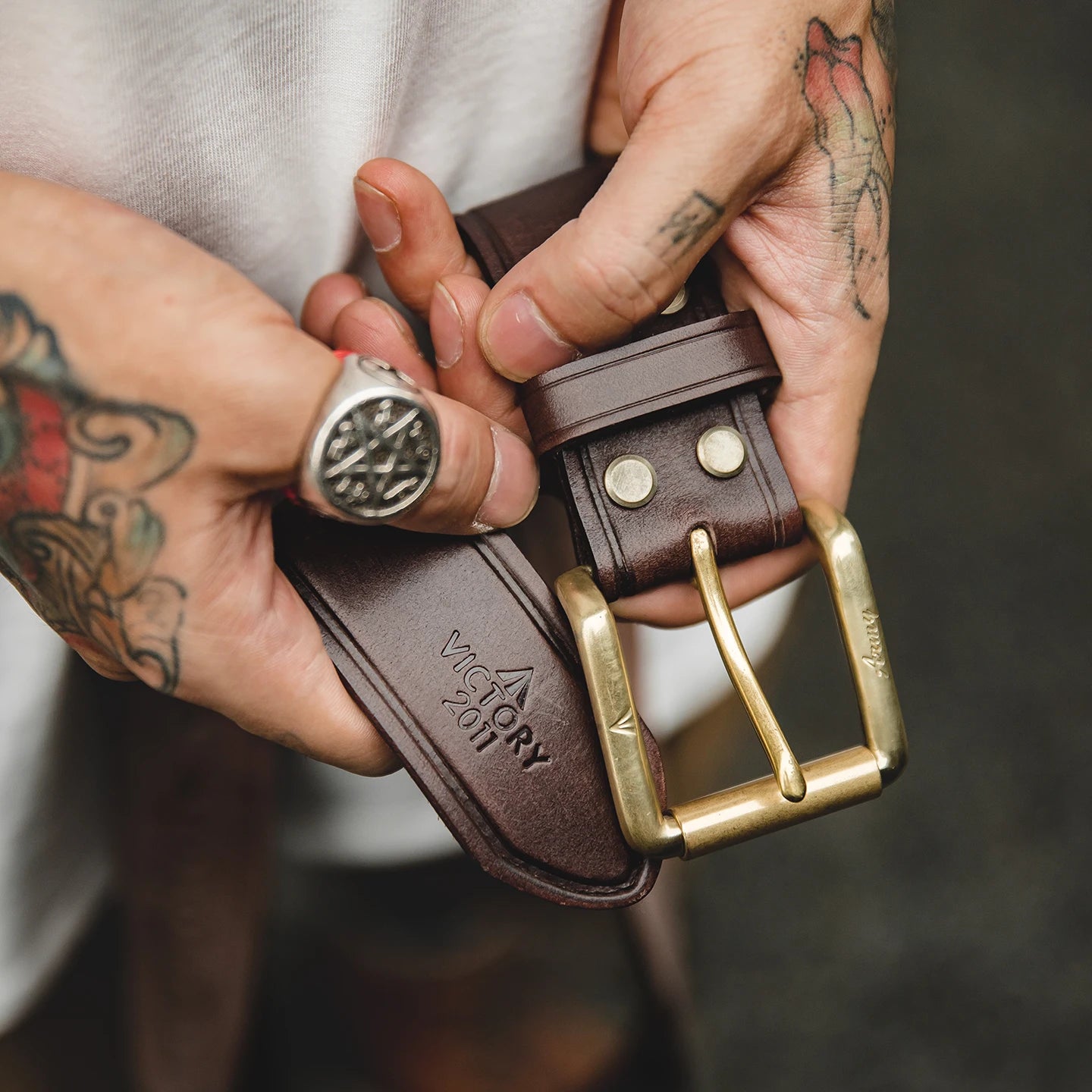 Maden Vintage Gift Set Genuine Leather Belts Letter Engraved Pendant Necklaces Adjustable Letter Copper Bracelets for Lover Dad