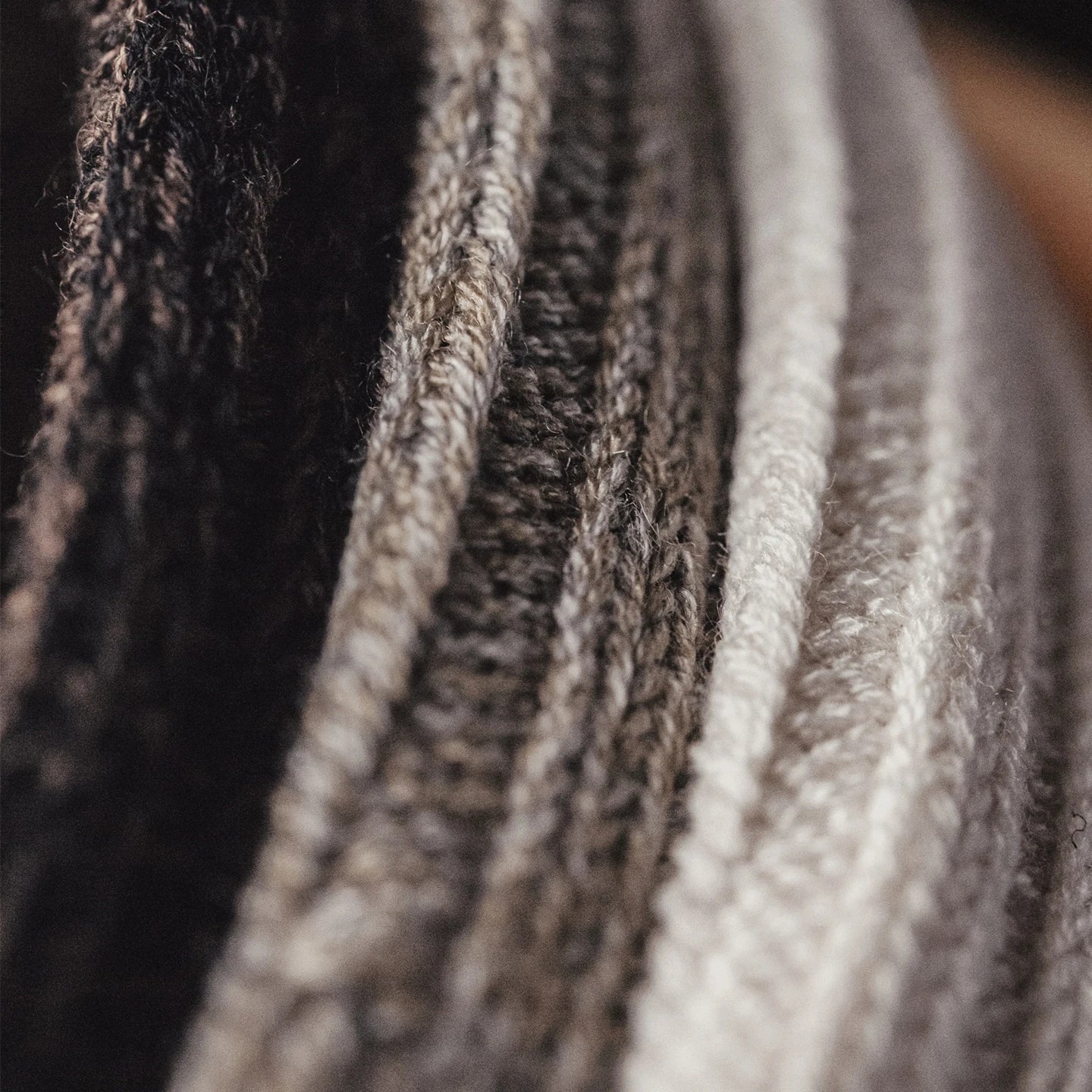 Maden Men‘s 3-Pack Vintage Wool Blend Socks Color Blocking Ribbed Knit Striped Mid-Calf Thermal Socks for Autumn Winter